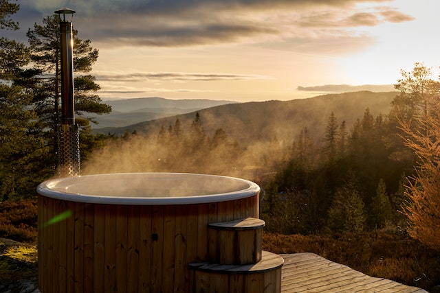 Une bâche pour spa empêche l'eau contenue dans le jacuzzi de s'évaporer quand vous ne l'utilisez pas